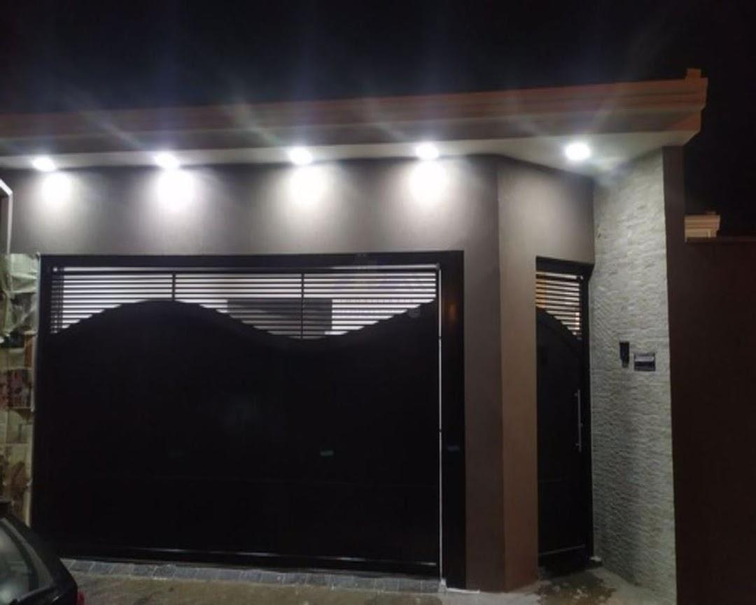Casa à venda com 3 quartos, 200m² - Foto 1