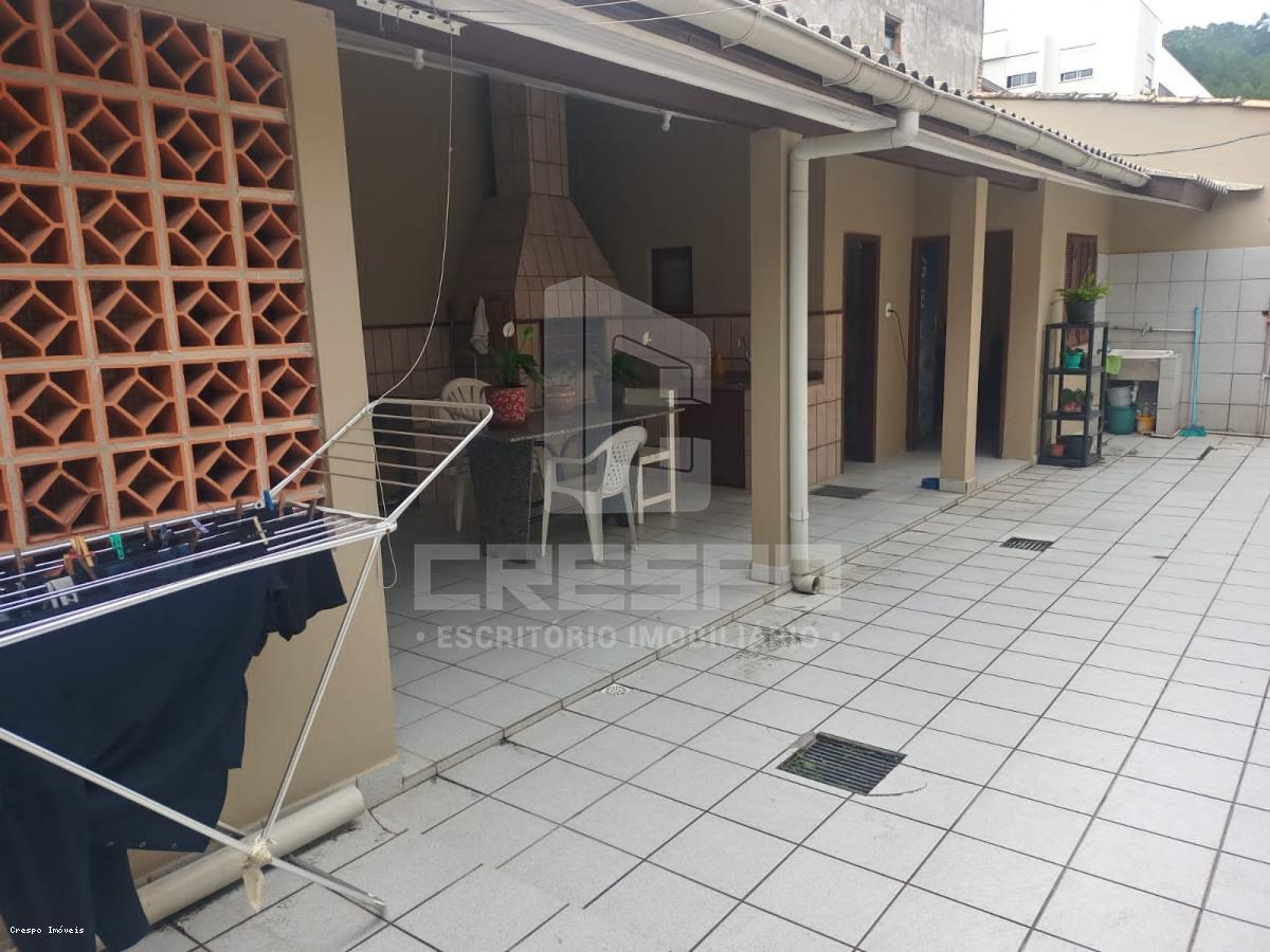 Casa à venda com 4 quartos, 204m² - Foto 17