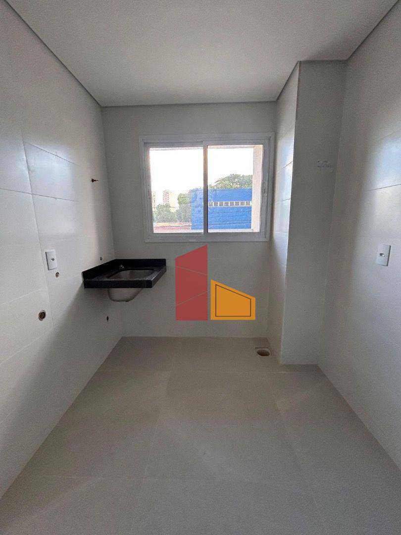 Apartamento à venda com 3 quartos, 135m² - Foto 4