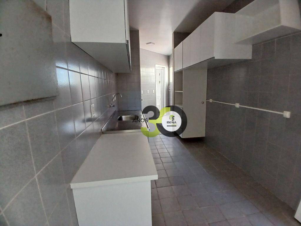 Apartamento para alugar com 3 quartos, 100m² - Foto 17