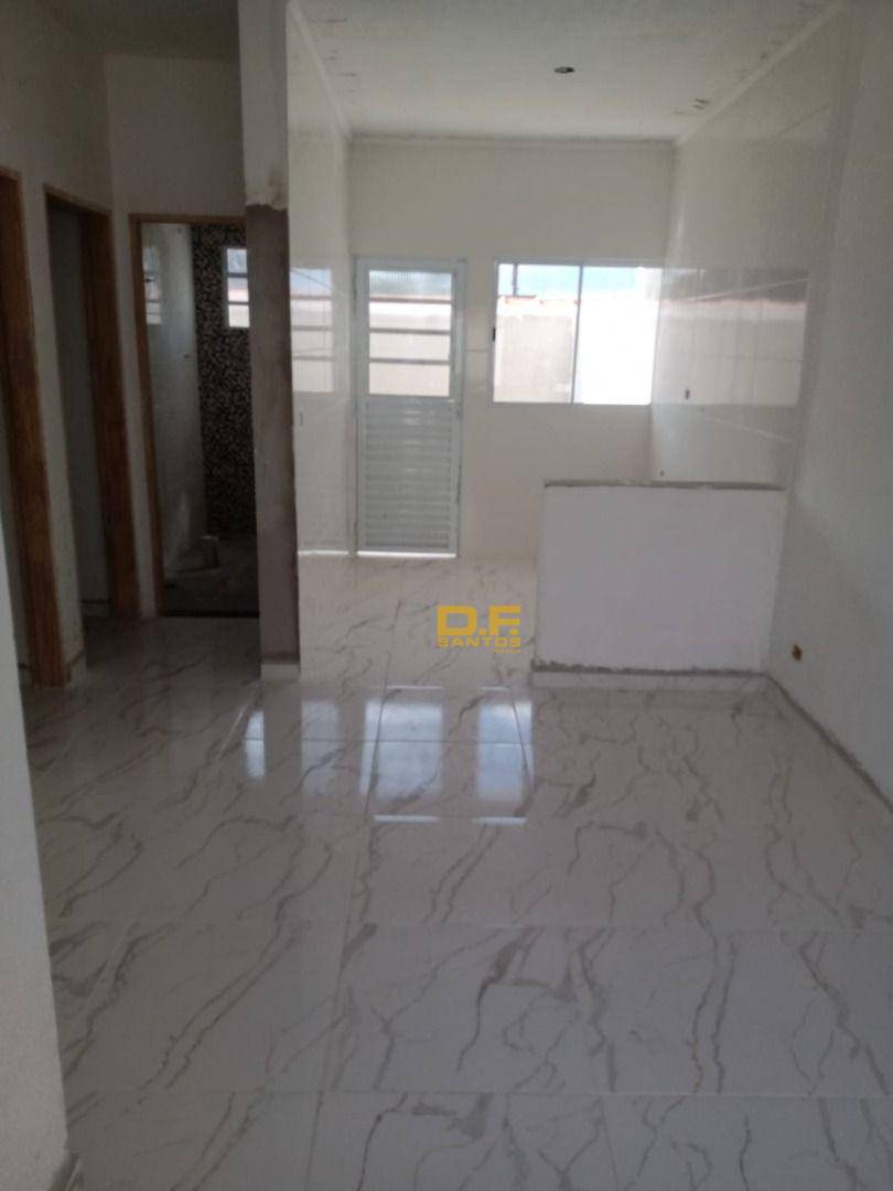 Casa à venda com 2 quartos, 48m² - Foto 5