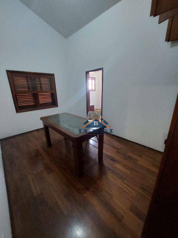 Casa de Condomínio à venda com 4 quartos, 450m² - Foto 32