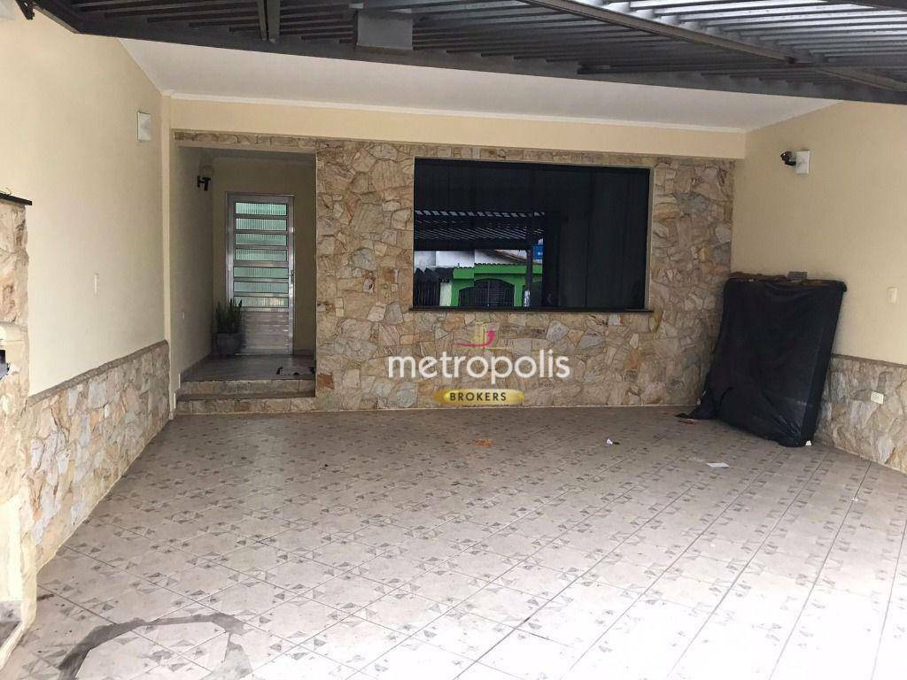 Sobrado à venda com 2 quartos, 200m² - Foto 1