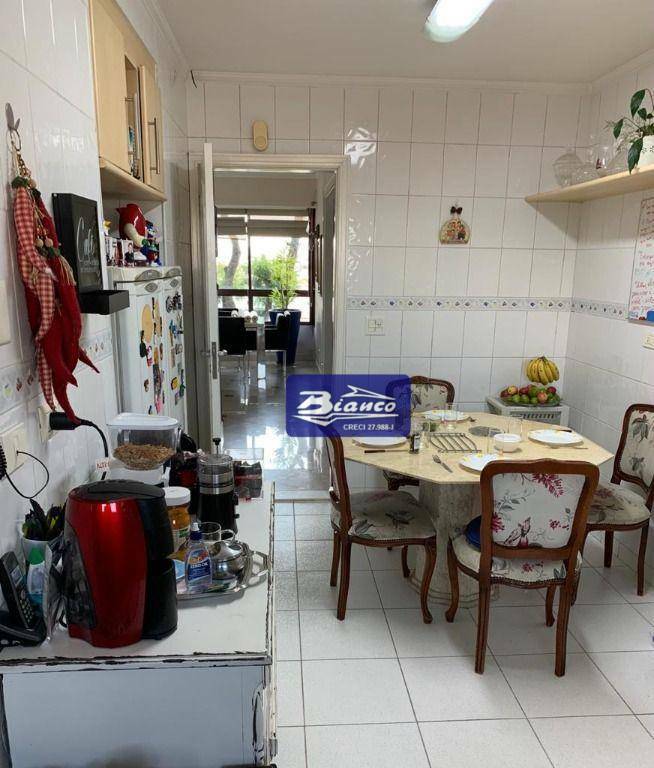 Apartamento à venda com 3 quartos, 200m² - Foto 24