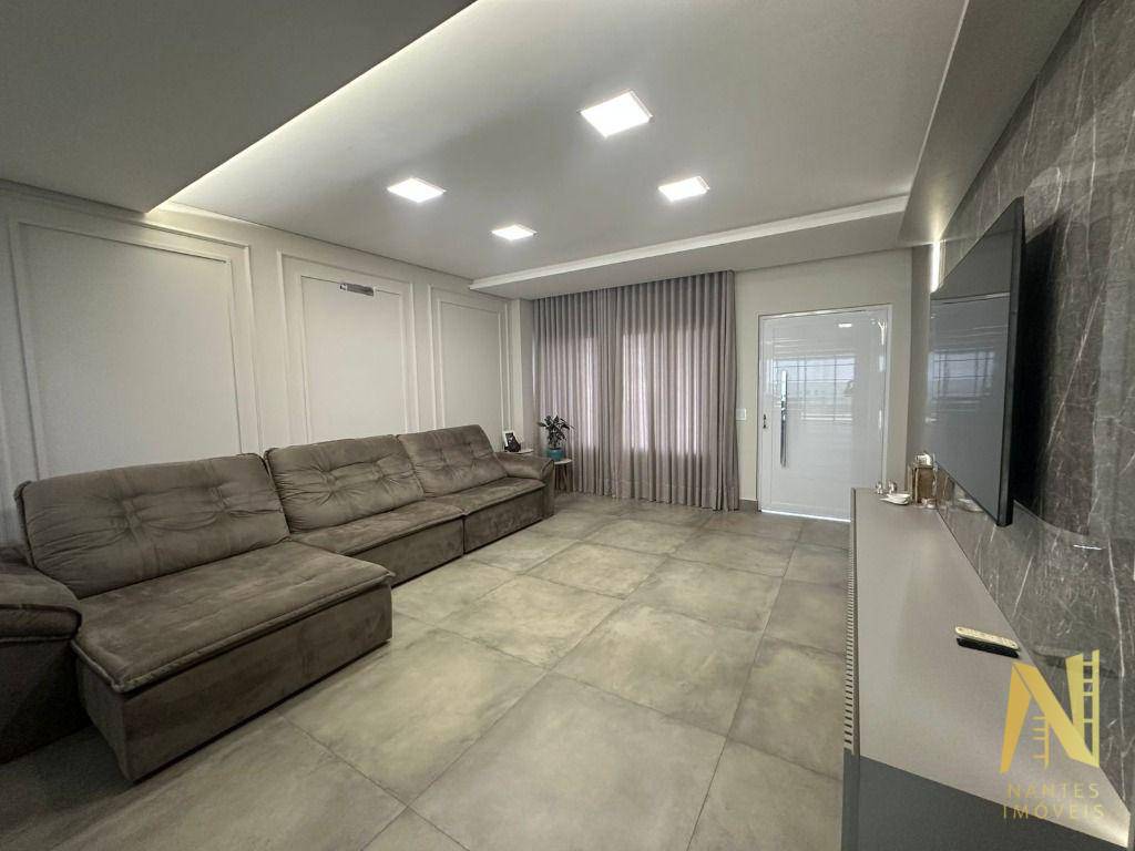 Casa de Condomínio à venda com 4 quartos, 290m² - Foto 3