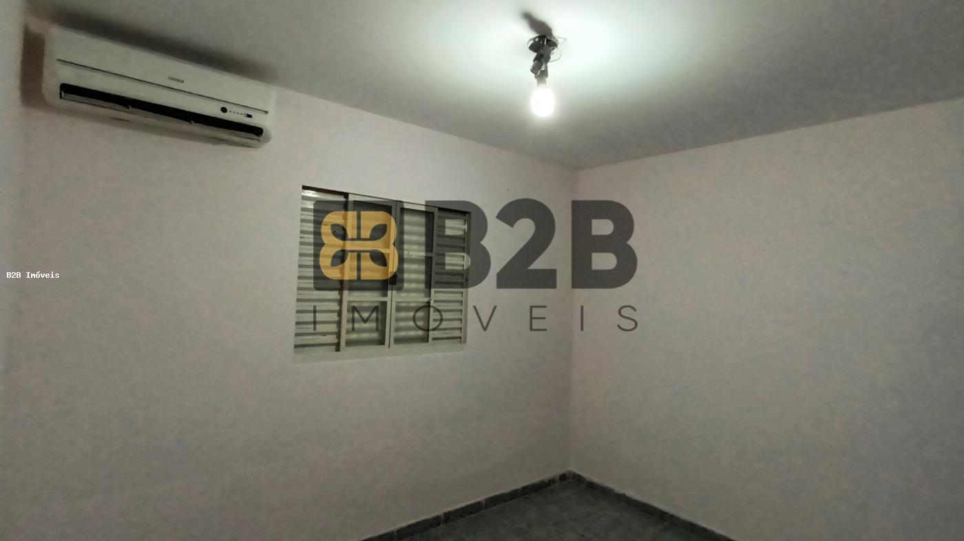 Casa à venda com 3 quartos, 98m² - Foto 18