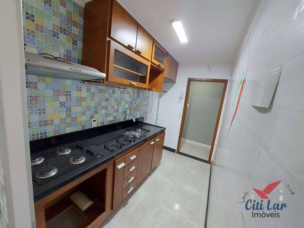 Apartamento à venda com 2 quartos, 60m² - Foto 4