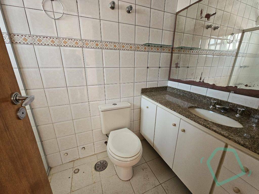 Casa de Condomínio para alugar com 3 quartos, 220m² - Foto 26