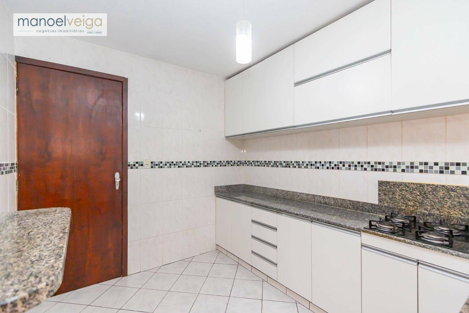 Casa à venda e aluguel com 3 quartos, 110m² - Foto 11