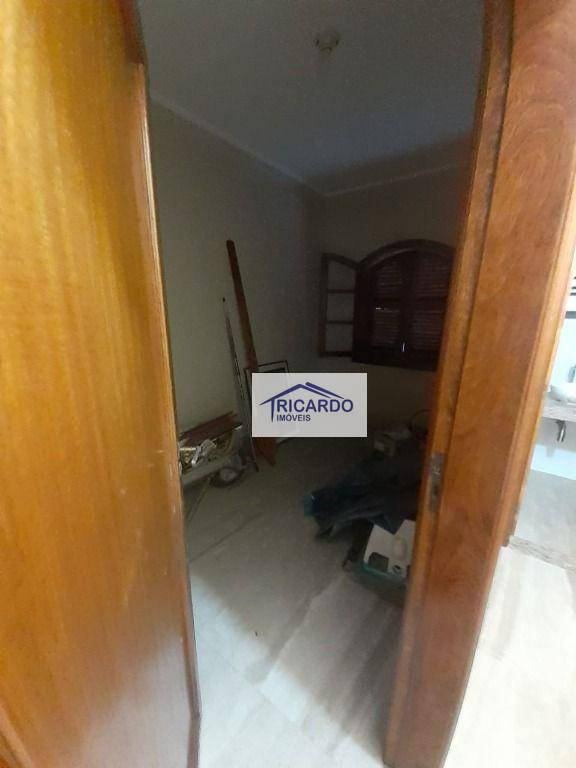 Sobrado à venda com 3 quartos, 300m² - Foto 4