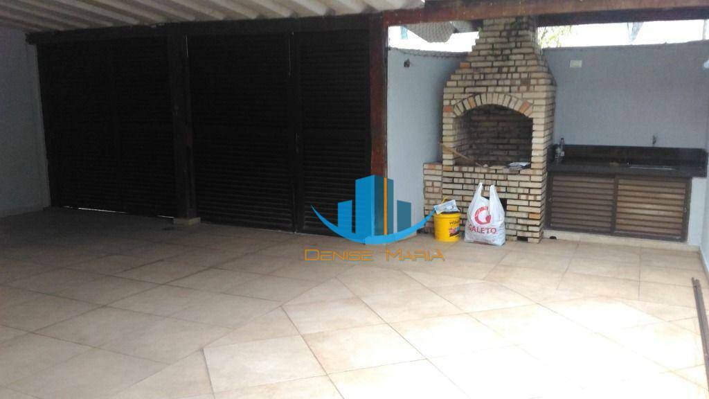 Casa de Condomínio para alugar com 4 quartos, 220m² - Foto 15