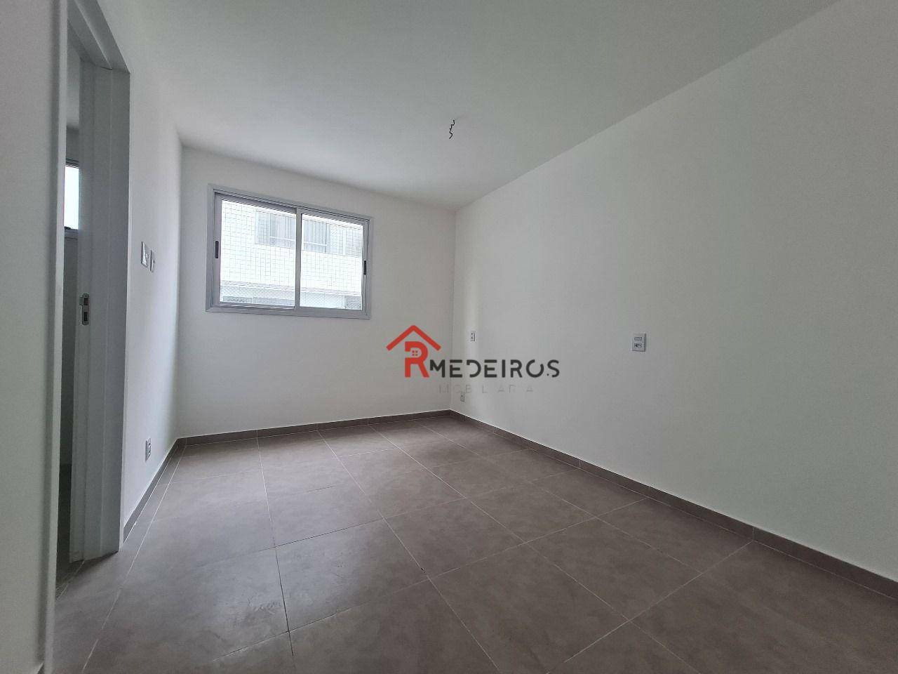 Apartamento à venda com 2 quartos, 77m² - Foto 8