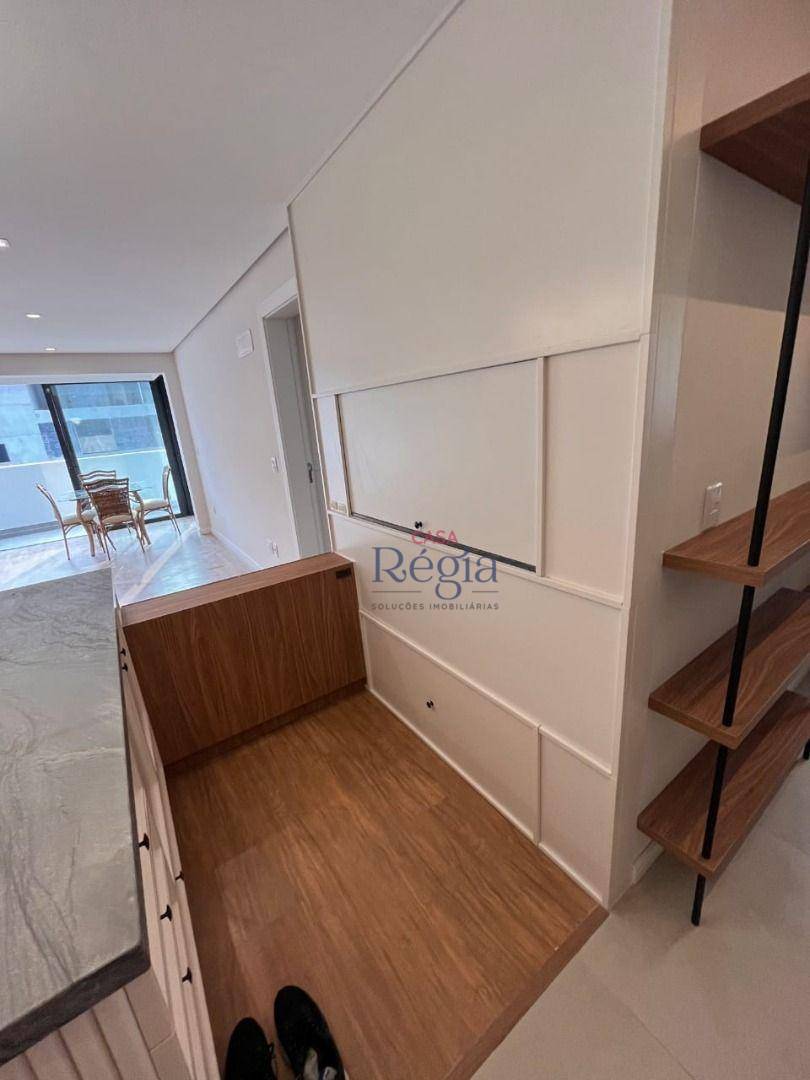 Apartamento à venda com 2 quartos, 107m² - Foto 7