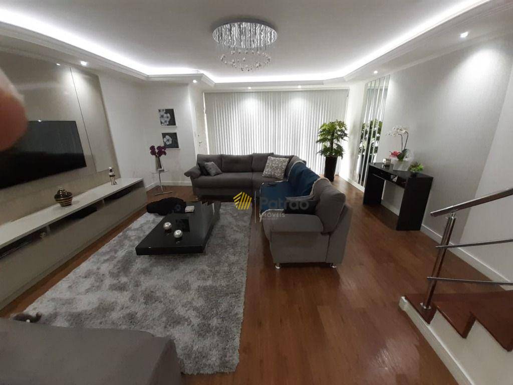 Sobrado à venda com 4 quartos, 250m² - Foto 1