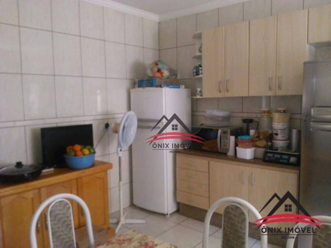 Casa à venda com 3 quartos, 160m² - Foto 4