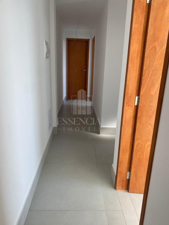 Apartamento à venda com 3 quartos, 131m² - Foto 12