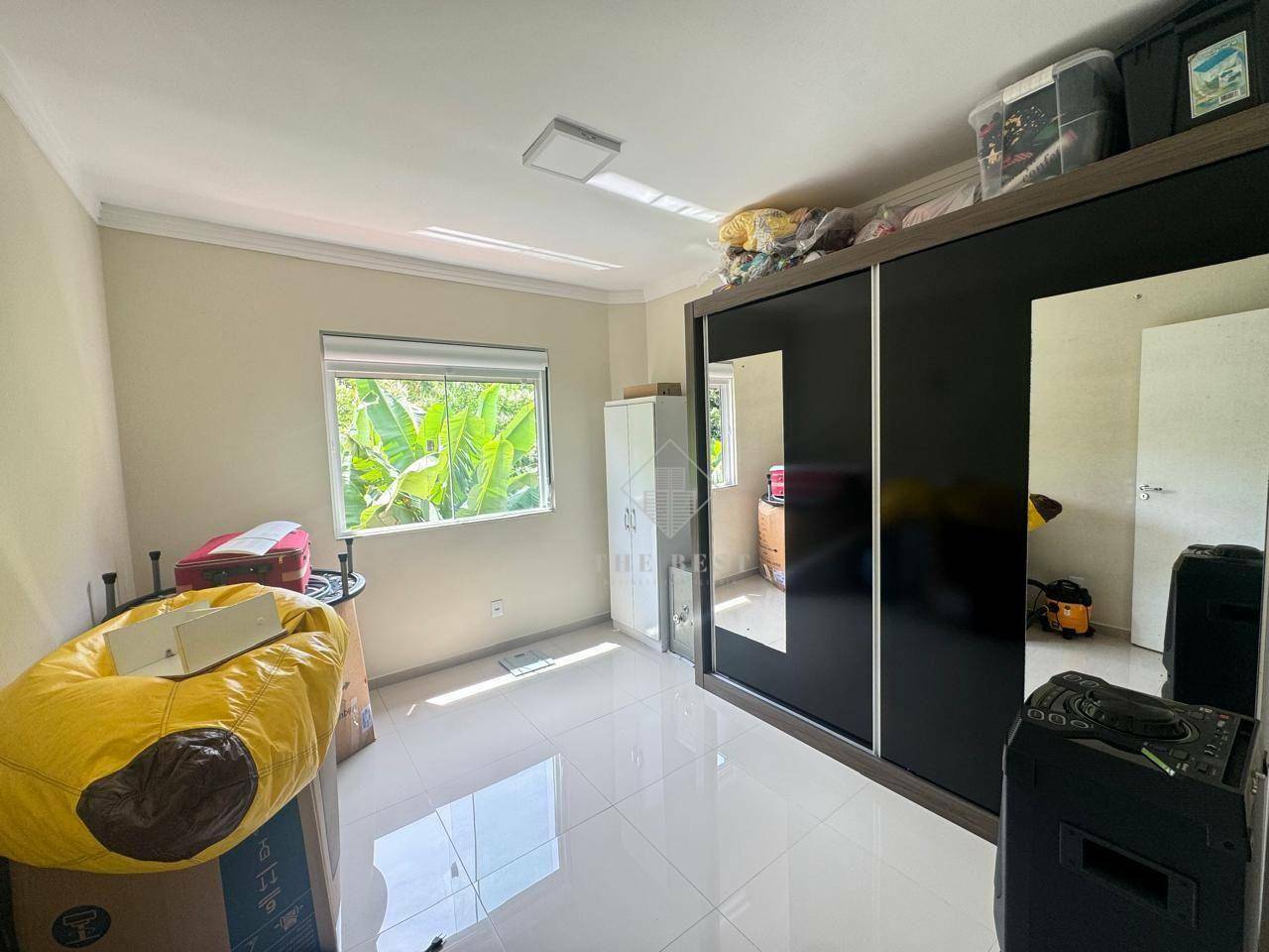 Casa à venda com 4 quartos, 250m² - Foto 18