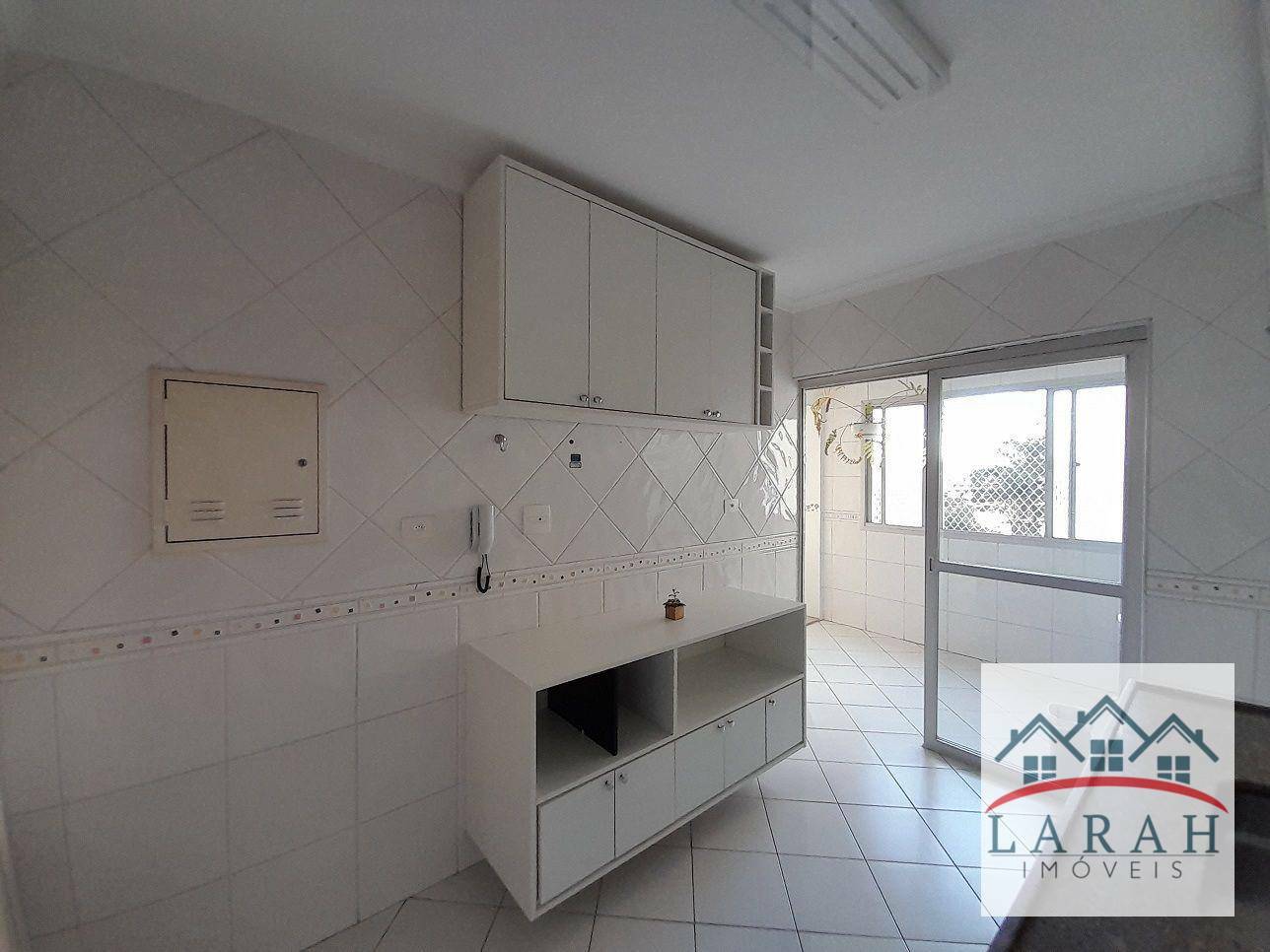 Apartamento à venda com 2 quartos, 72m² - Foto 2