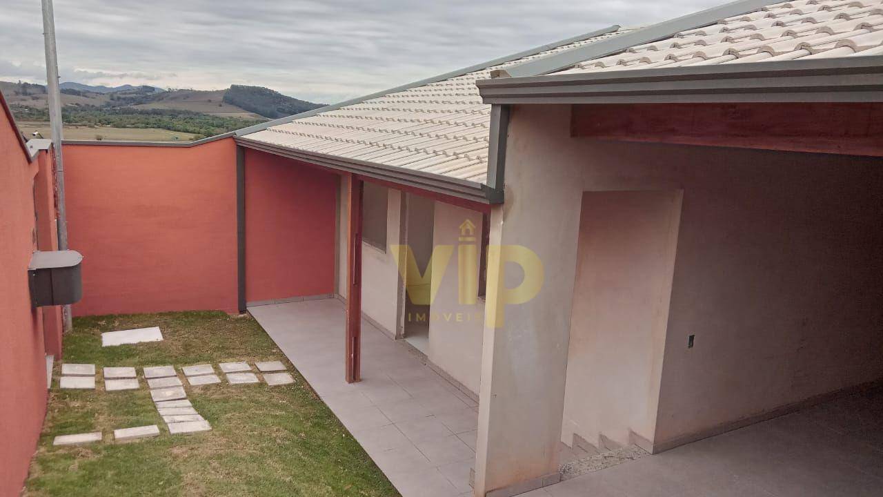 Casa à venda com 3 quartos, 147m² - Foto 1