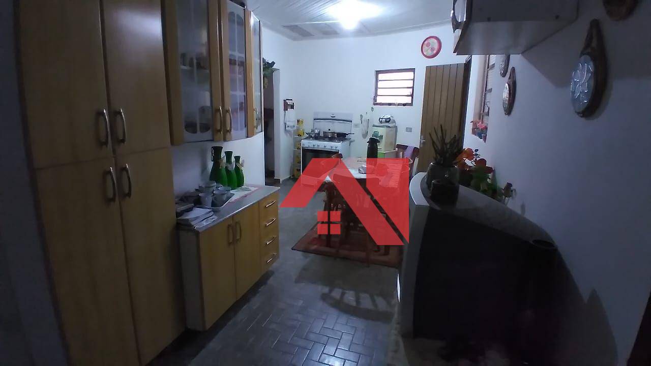 Casa à venda com 3 quartos, 300m² - Foto 13