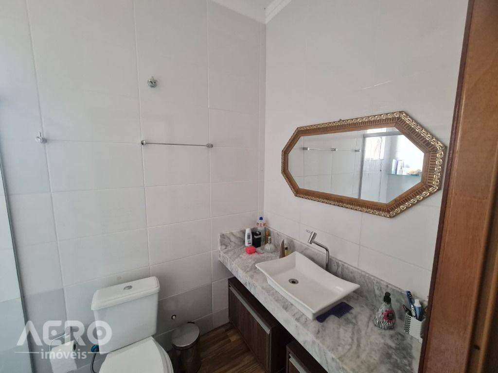 Casa à venda com 3 quartos, 139m² - Foto 10