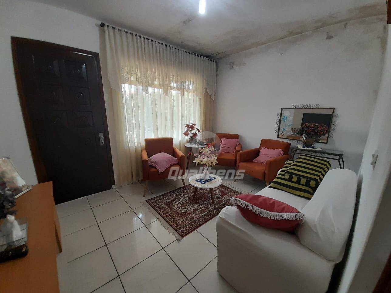 Casa à venda com 2 quartos, 140m² - Foto 2