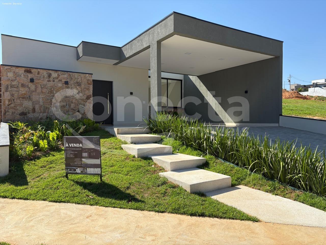 Casa à venda com 4 quartos, 155m² - Foto 1