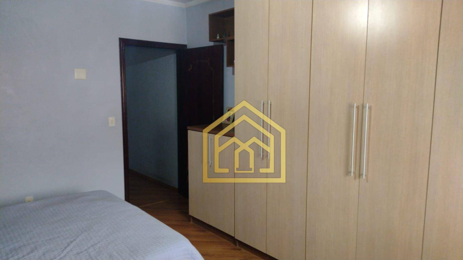 Sobrado à venda com 4 quartos, 250m² - Foto 11