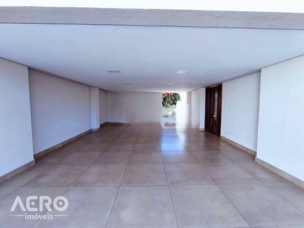 Casa de Condomínio à venda e aluguel com 5 quartos, 400m² - Foto 40