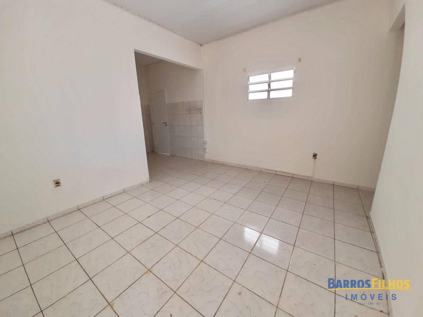 Casa para alugar com 3 quartos, 100m² - Foto 5