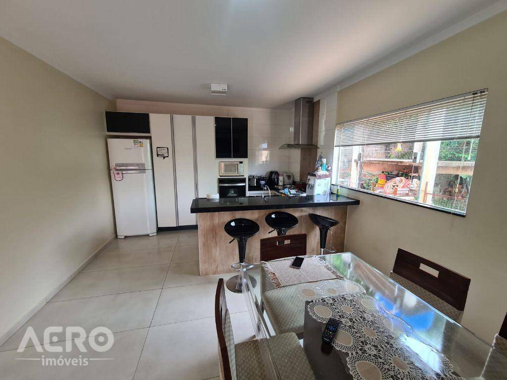 Casa à venda com 3 quartos, 144m² - Foto 13