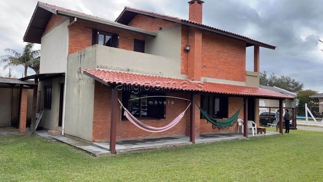 Casa à venda com 4 quartos, 183m² - Foto 1