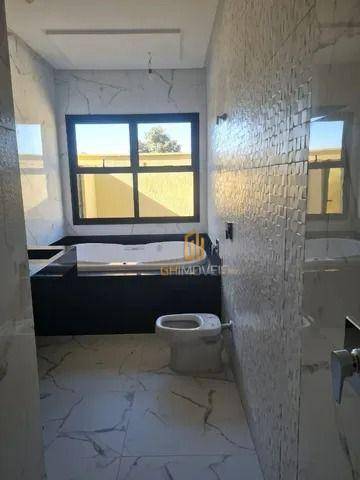 Casa de Condomínio à venda com 3 quartos, 218m² - Foto 2