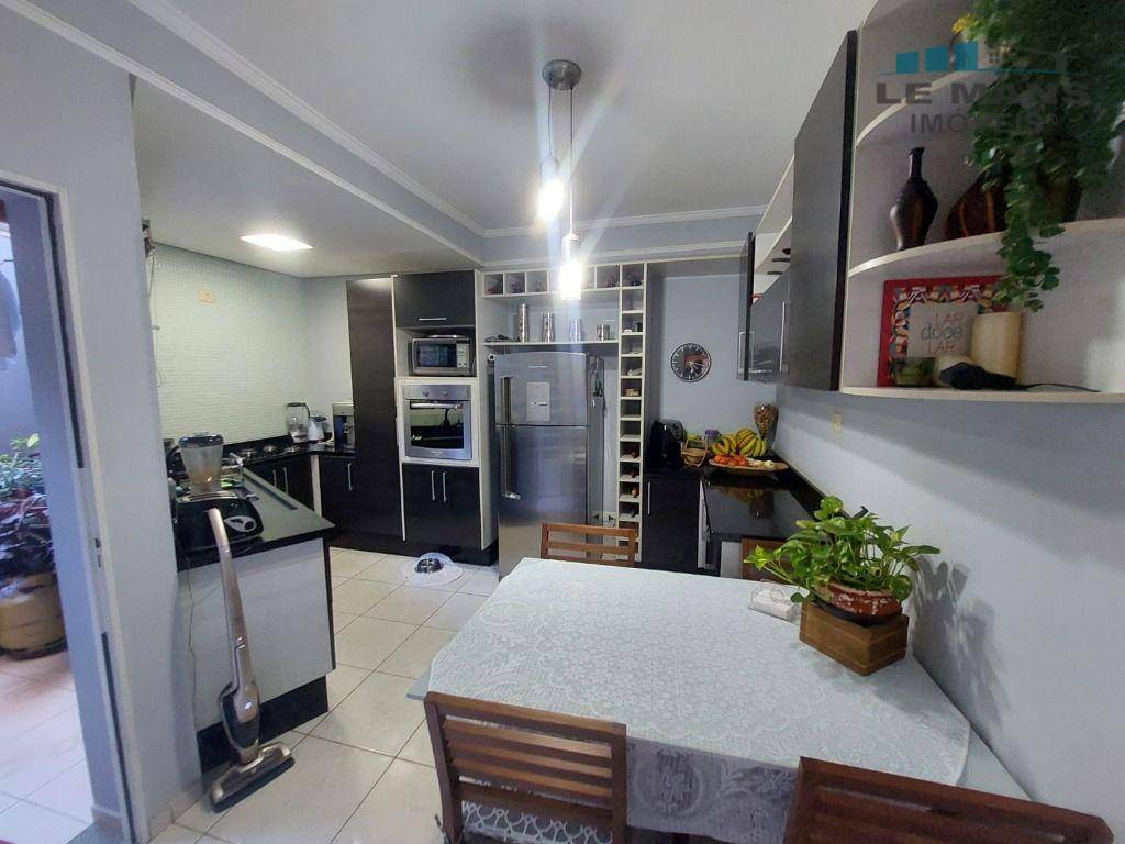 Casa à venda com 2 quartos, 125m² - Foto 10