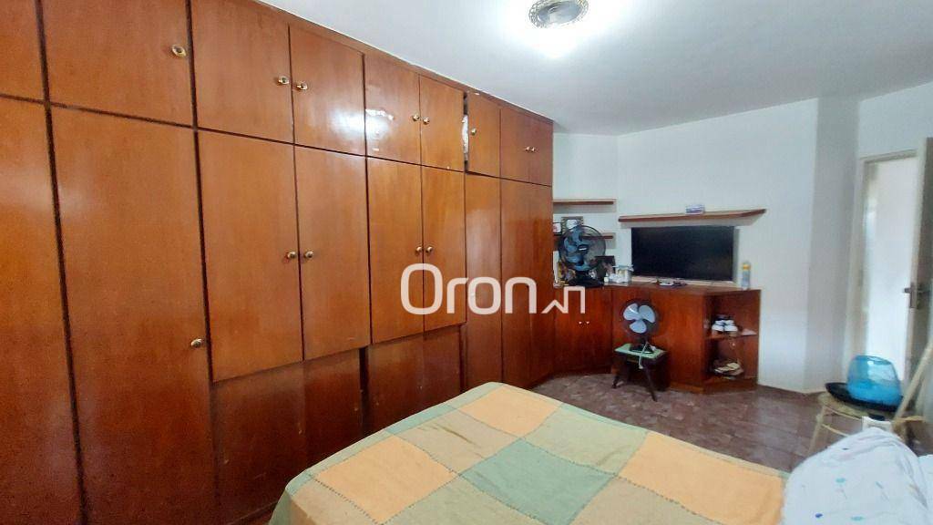 Casa à venda com 5 quartos, 333m² - Foto 6