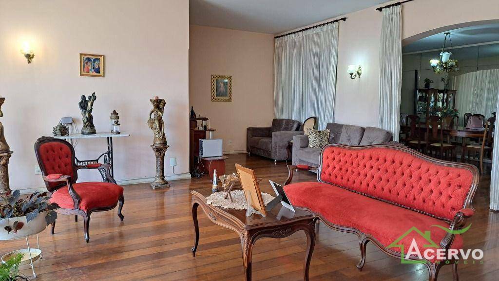 Apartamento à venda com 4 quartos, 224m² - Foto 2