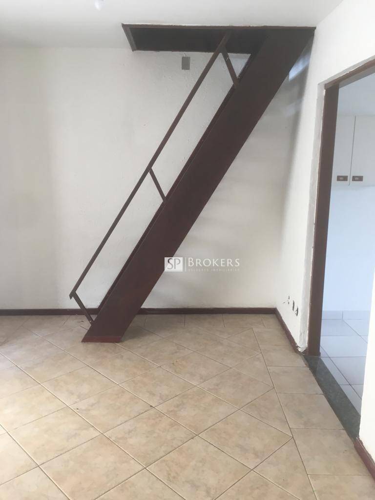 Casa para alugar com 5 quartos, 180m² - Foto 14