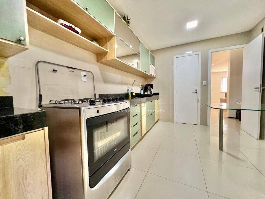 Casa de Condomínio à venda com 4 quartos, 165m² - Foto 11