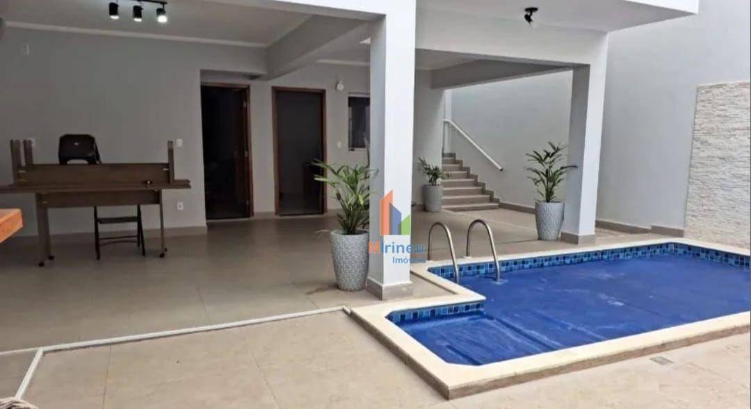 Casa à venda com 3 quartos, 250m² - Foto 2