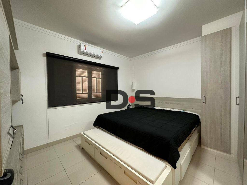Casa à venda com 3 quartos, 190m² - Foto 11