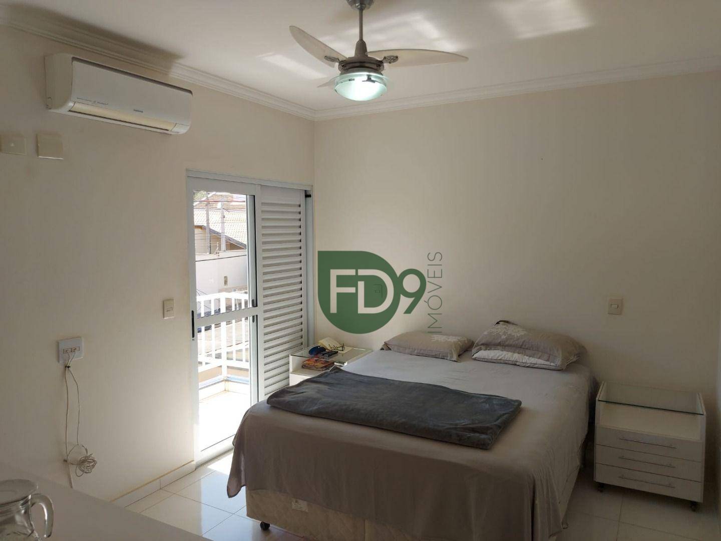 Casa à venda com 3 quartos, 240m² - Foto 10