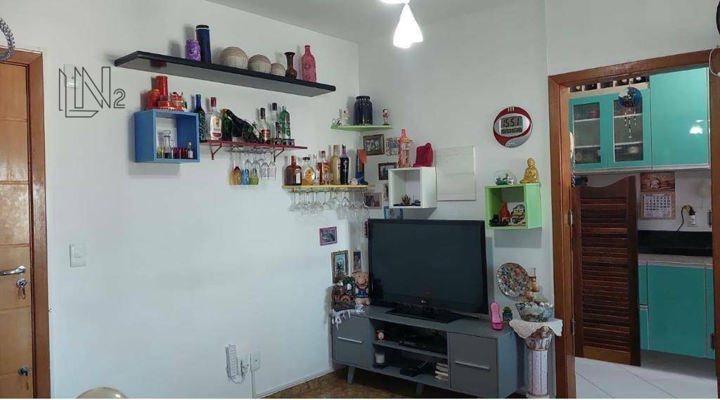 Apartamento à venda com 2 quartos, 69m² - Foto 2