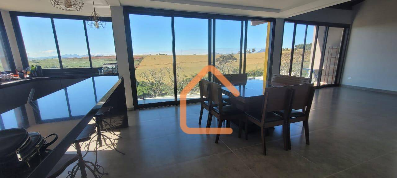 Casa, 3 quartos, 296 m² - Foto 1