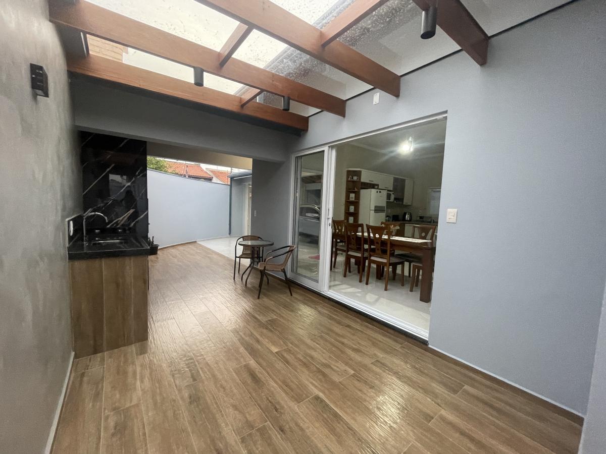 Casa à venda com 3 quartos, 208m² - Foto 8