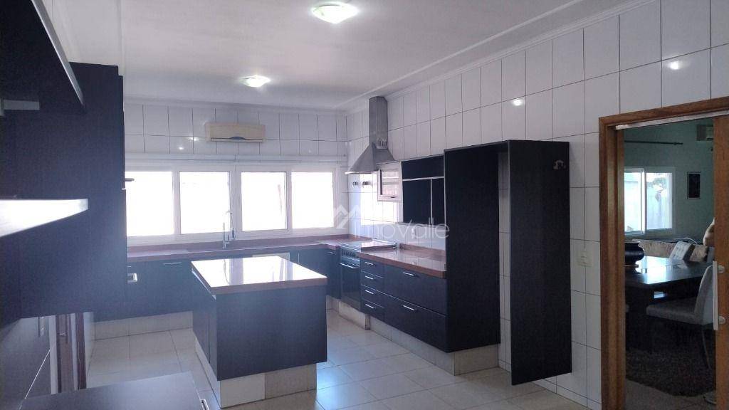 Casa de Condomínio à venda com 4 quartos, 400m² - Foto 8