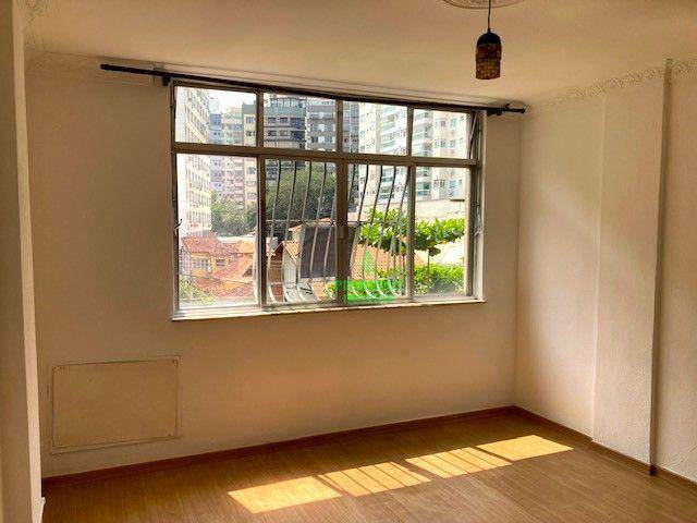 Apartamento à venda com 3 quartos, 110m² - Foto 4