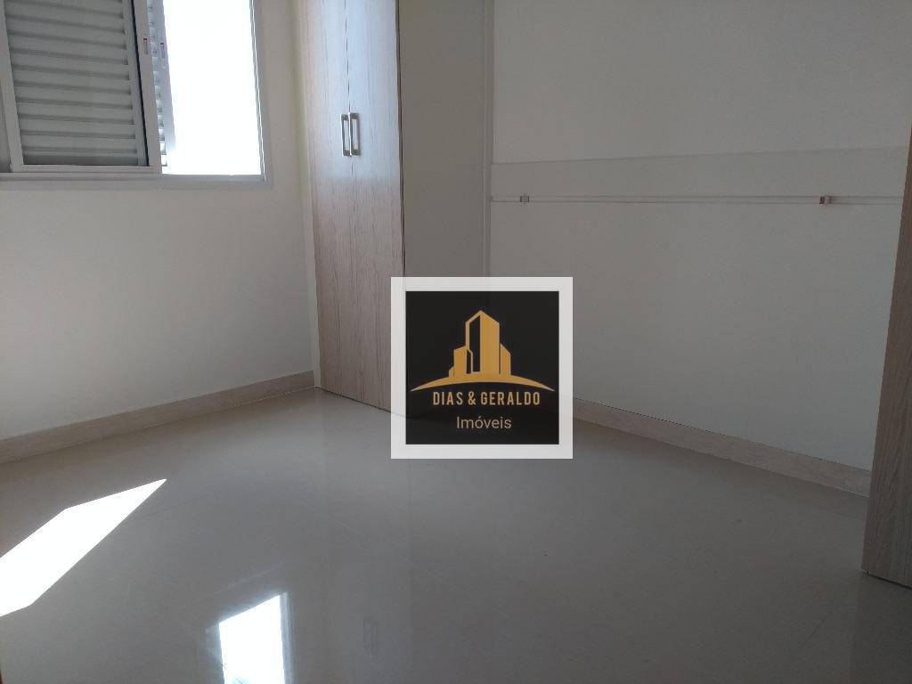 Apartamento à venda com 2 quartos, 63m² - Foto 12