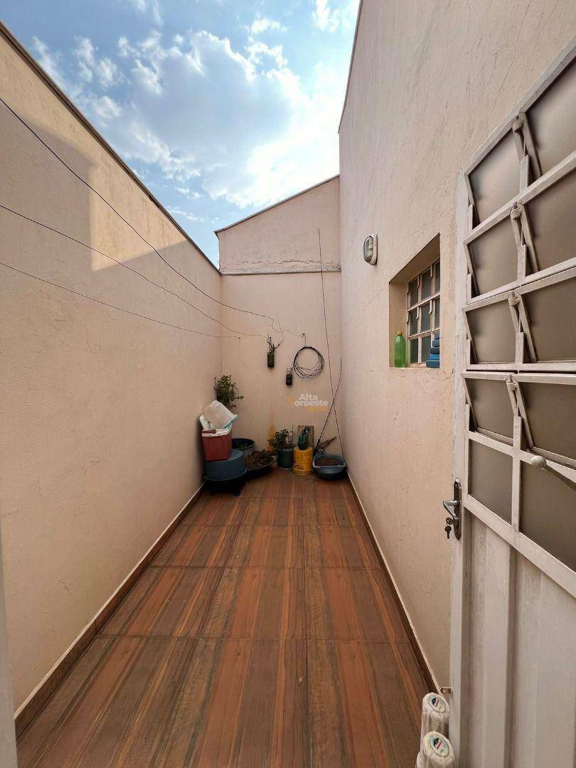 Casa à venda com 3 quartos, 200m² - Foto 21