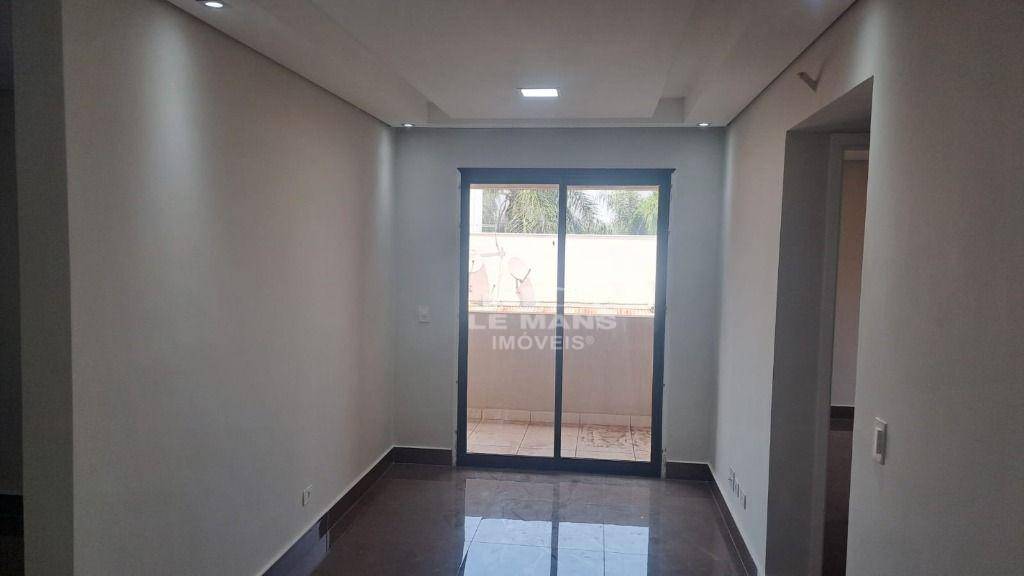 Apartamento à venda com 2 quartos, 65m² - Foto 3