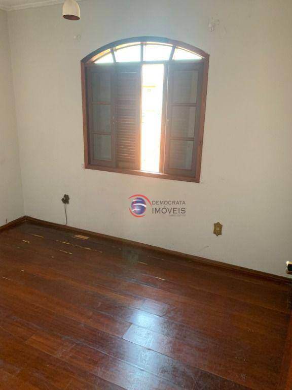 Sobrado à venda com 4 quartos, 232m² - Foto 4